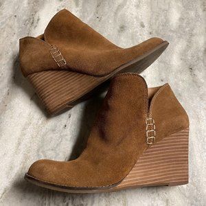 Lucky Brand Brown Tan Camel Suede Leather Zip Up Zipper Wedge Booties Boho Sz 10